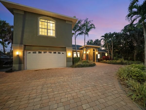 Luxurious Naples Designer Home with Water Views - Book Your Stay Today!